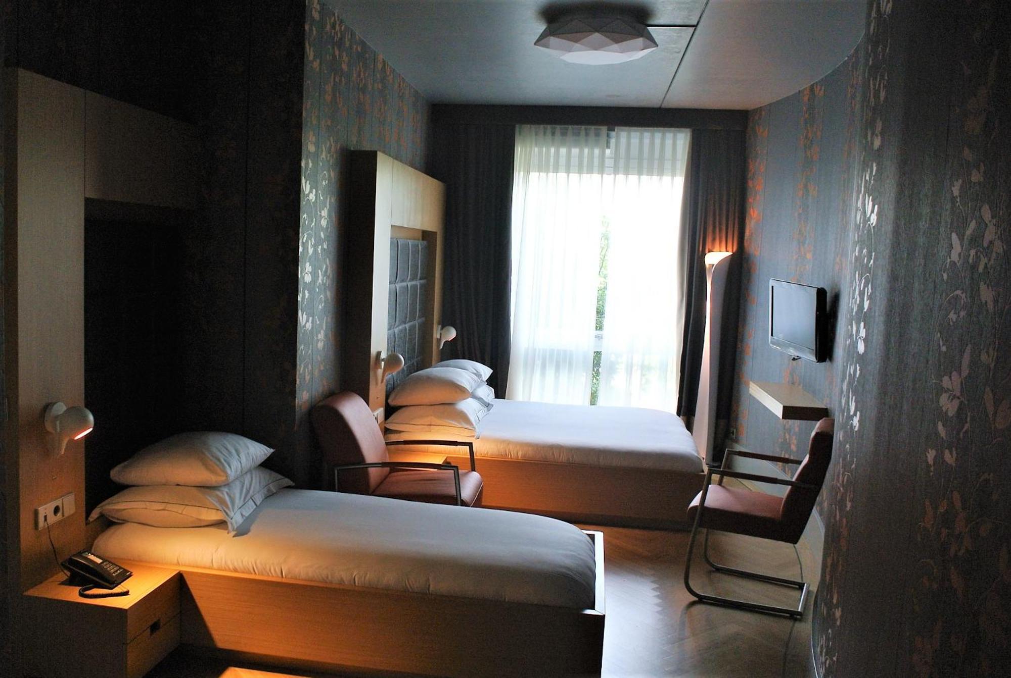 Amadi Park Hotel Амстердам Экстерьер фото